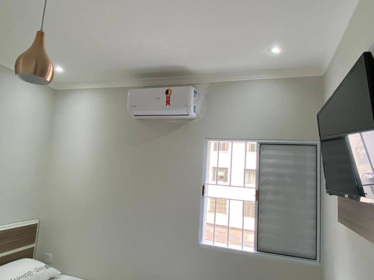 Hotel Quintino - Metro Se -Localizado No Coracao De Sao Paulo Proximo Ao Bras E 25 De Marco Com Estacionamento No Local Gratis Экстерьер фото A wall mounted air conditioner