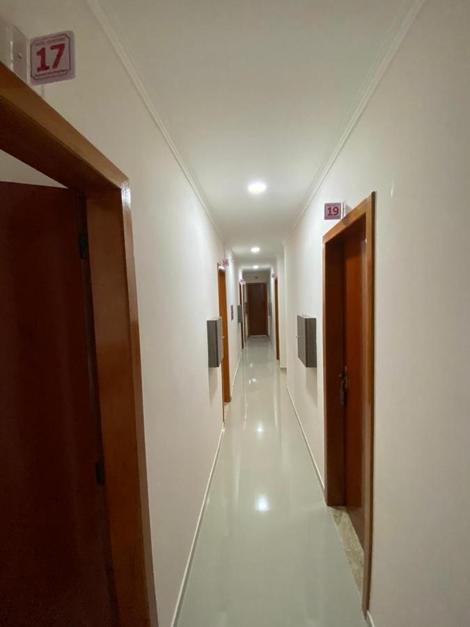 Hotel Quintino - Metro Se -Localizado No Coracao De Sao Paulo Proximo Ao Bras E 25 De Marco Com Estacionamento No Local Gratis Экстерьер фото A corridor in a hotel
